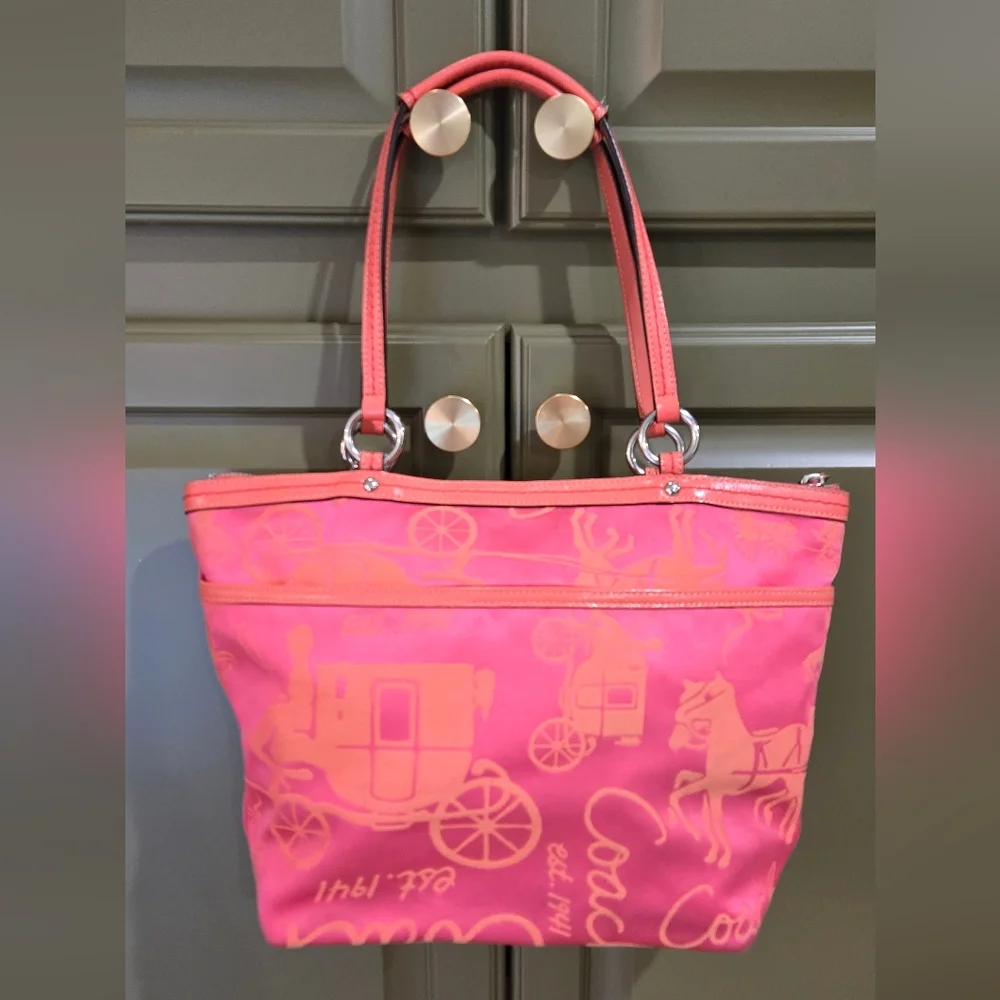 C- Coach rare pink peachy/orange Horse Carriage Pleated Tote Shoulder Bag F… - Picture 2 of 10